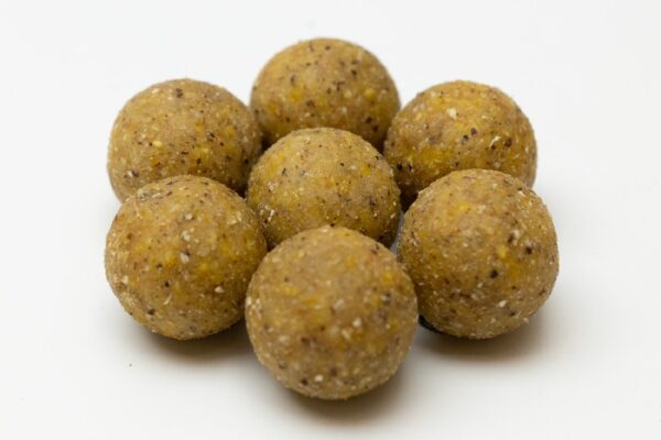 Fish Budget Boilies 20mm 10kg Cocos & Banana