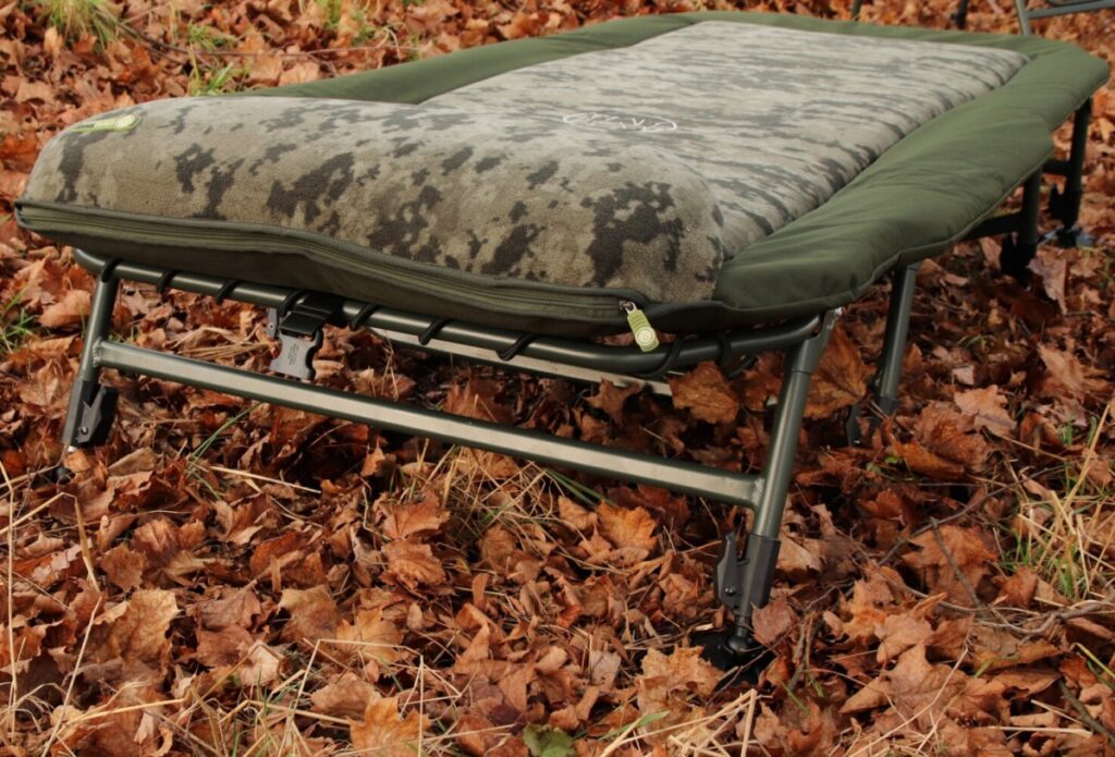 mivardi-camocode-air8-bedchair4-1024x695 De Mivardi CamoCode Air8 Bedchair